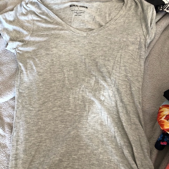 Lot 2 very soft grey tops ky - Picture 7 of 9